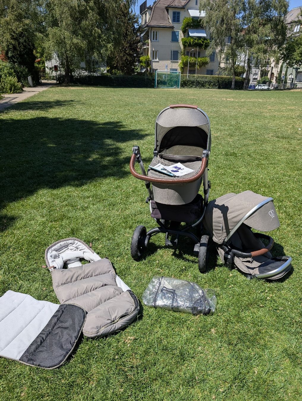 Poussette: Bonavi Kinderwagen mit Zubehör  – D'occasion à Zürich par mar_yxv5 5