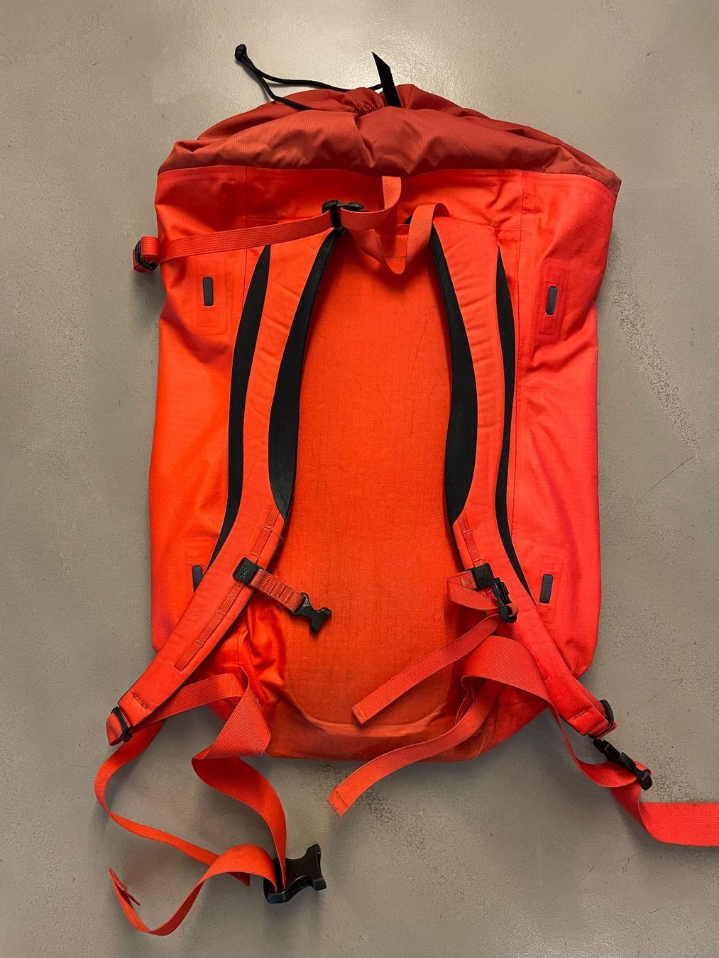 Arcteryx Rucksäcke: Arc'teryx Alpha FL 45 Rucksack – Gebraucht aus Zürich von baumrot123 1
