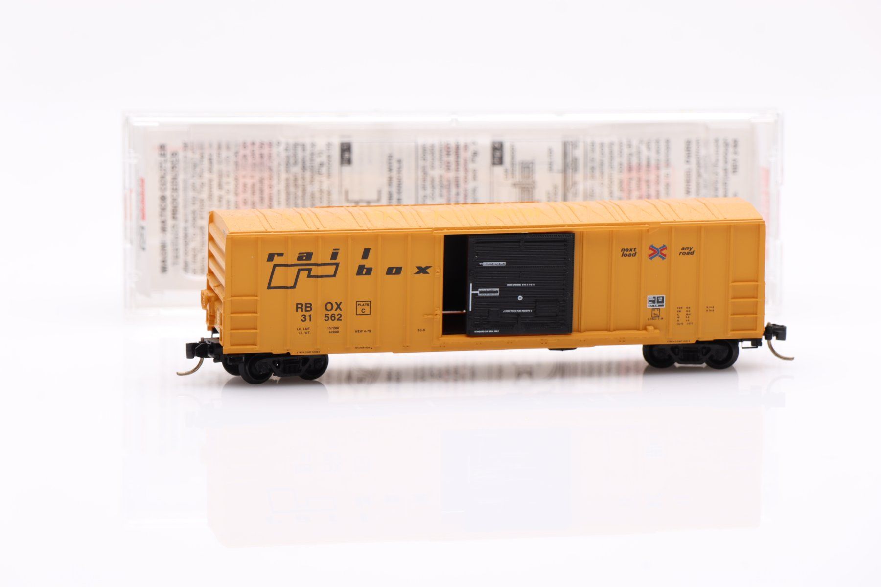 Modellini di ferrovie: Micro Trains 25562 RAILBOX Rib Side Box Car, Spur N – Nuovo (secondo la descrizione) da Ried (Muotathal) venduto da Modellbahn.swiss 1