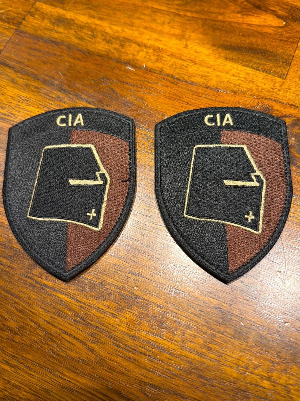 Placchette & Badge: Badge Tenu B/C CIA – Nuovo (secondo la descrizione) da Igis venduto da Thepossum