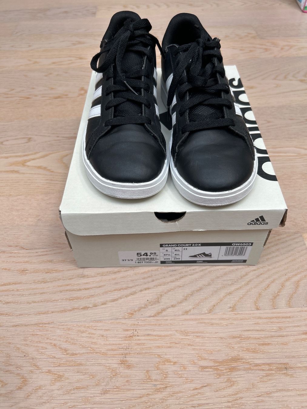 Adidas Schuhe für Jungen: Adidas Schuhe 37 1/3 – Gebraucht aus Muri AG von Mkikus 4