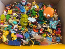 Figurines diverses lot de 250 pièces Disney