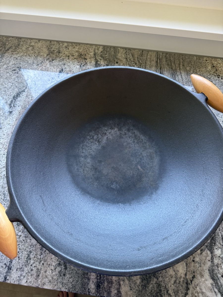 Padelle: Gusseisen Wok 40cm mit Deckel – Usato da Hüttwilen venduto da sar_8gj7 1