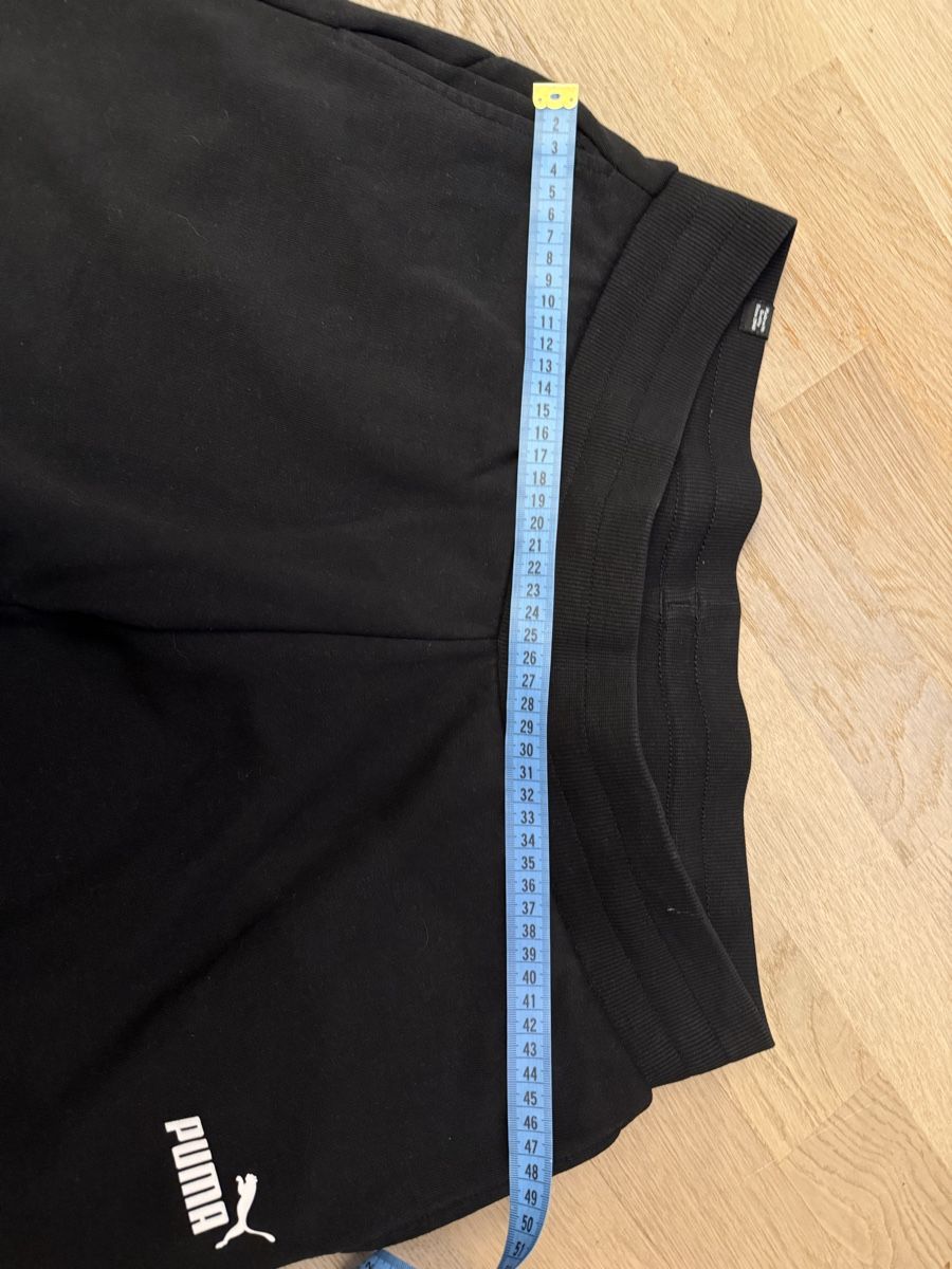 Puma Pantaloni: Puma Jogginghose schwarz Gr. L – Usato da Rubigen venduto da Elmacino 2