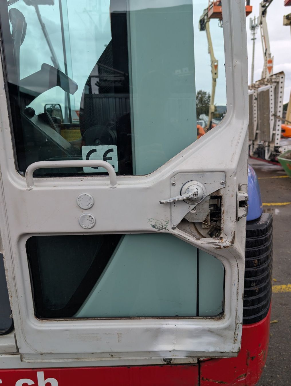 Takeuchi Escavatori: Bagger Takeuchi TB125 / Diesel / 2.7t – Usato da Scherz venduto da Mietpoint_Hossli 4