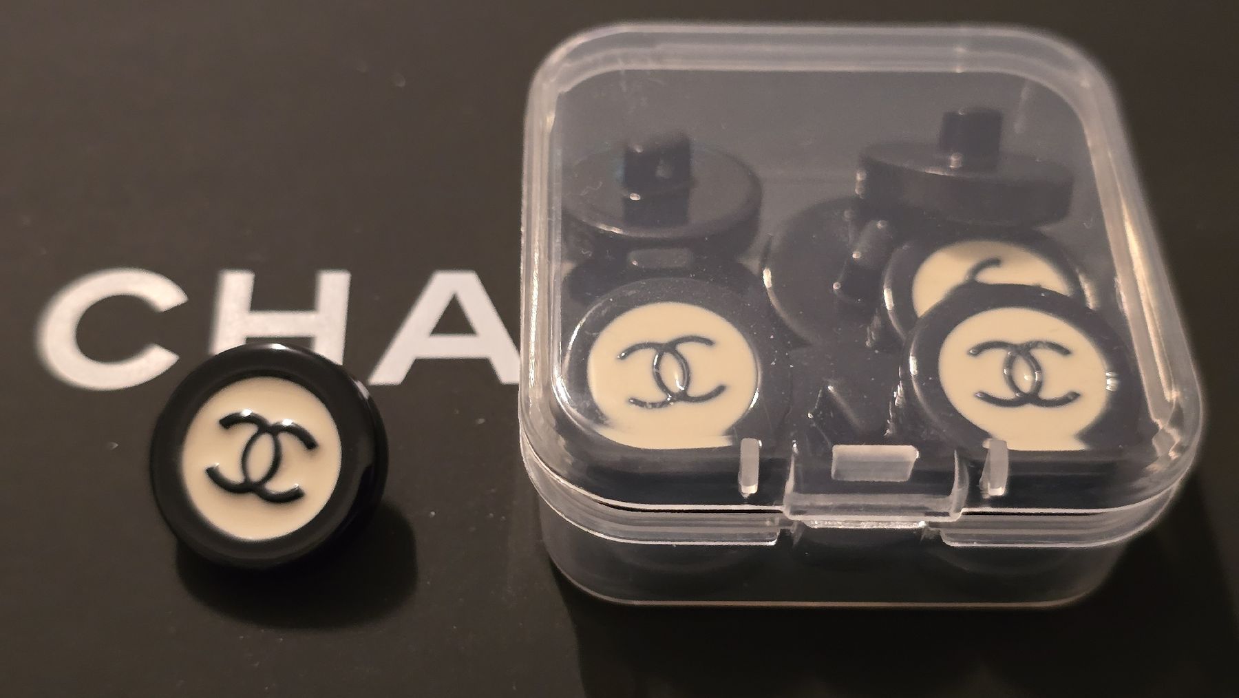 Knöpfe: Original Chanel Knopf blau 1 Stück – Neu (gemäss Beschreibung) aus wallisellen von funkelsternchen5