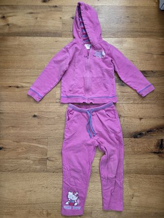 Hello Kitty Jogginganzug, Gr. 104/110, Trainer