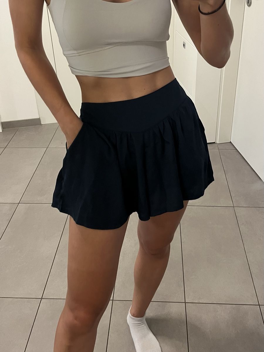 Bershka Pantaloni: Short de sport taille S/M Bershka  – Nuovo (secondo la descrizione) da Aigle venduto da sow_m7gm 4