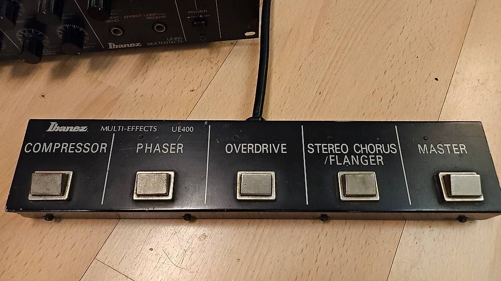 Strumenti musicali: IBANEZ UE400 1980er Multi-Effekt-Gerät – Usato da Rorschach venduto da Crossfire34343 1