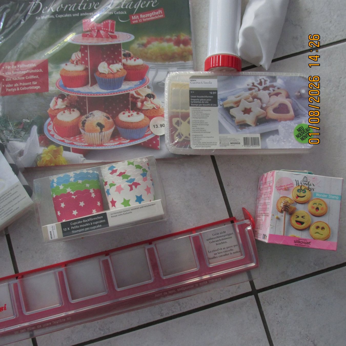 Backformen: Backzubehoer Set Muffinformen, Spritzbeutel teilw.neu – Neu (gemäss Beschreibung) aus Galgenen von Forflowers 4