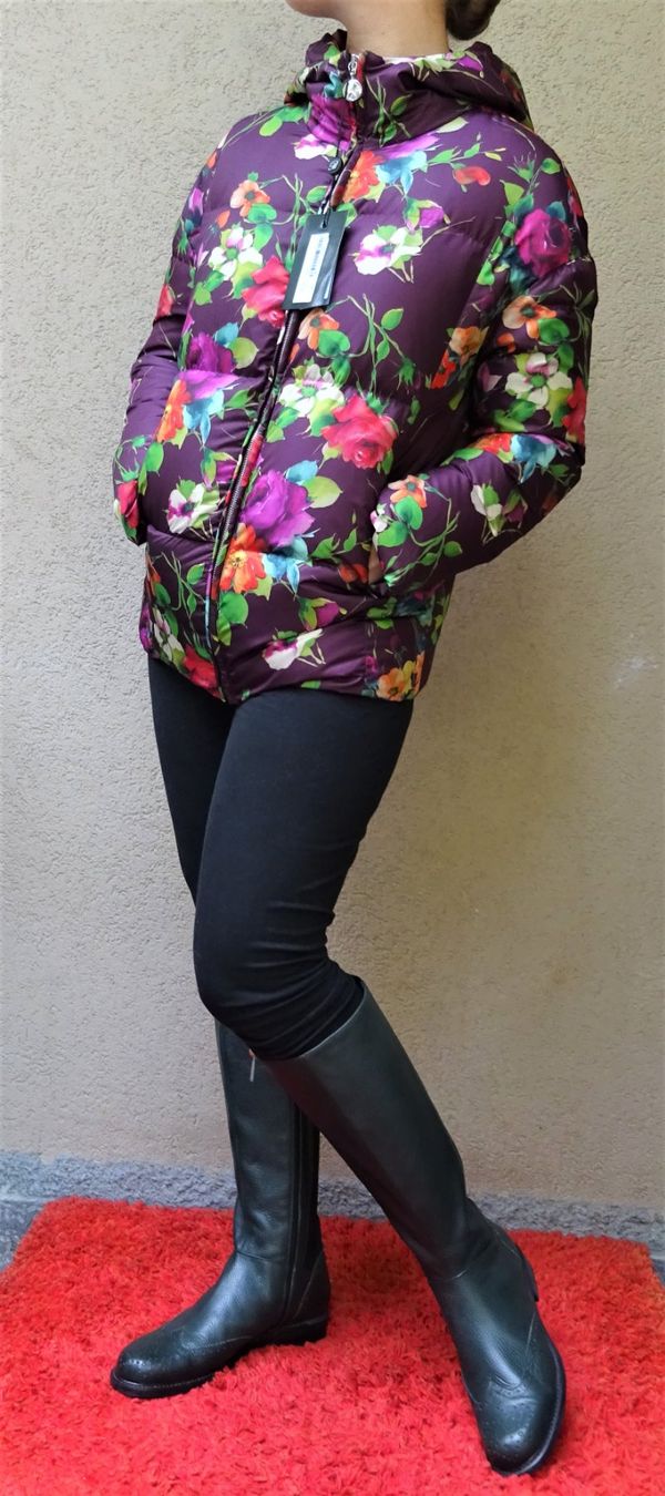 Vestes: BLUMARINE BELLISSIMO e COMODO piumino taglia : 42 IT – Neuf avec emballage d'origine à Bissone par vis_lpp9 6