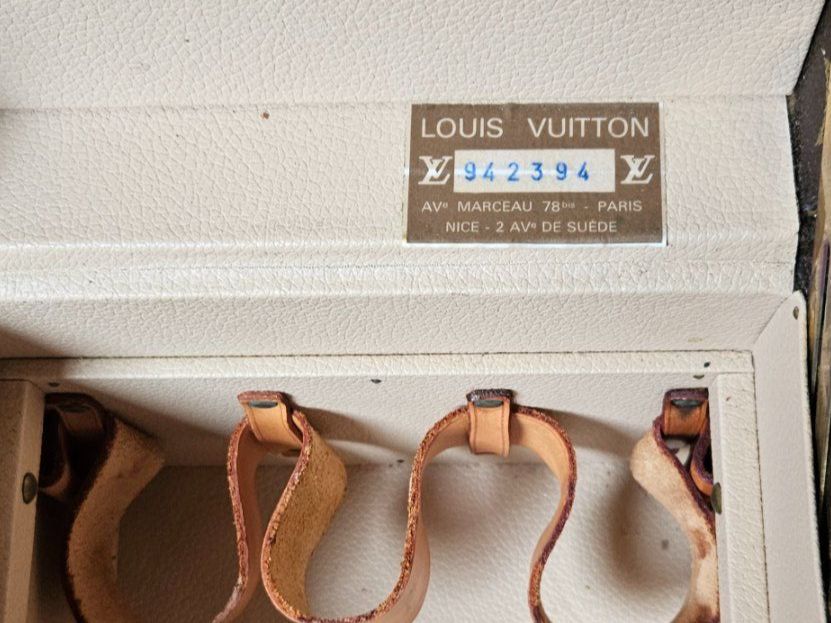 Louis Vuitton Custodie per cosmetici: Louis Vuitton Kosmetikkoffer – Nuovo (secondo la descrizione) da Meyriez venduto da Zigzagzug 4