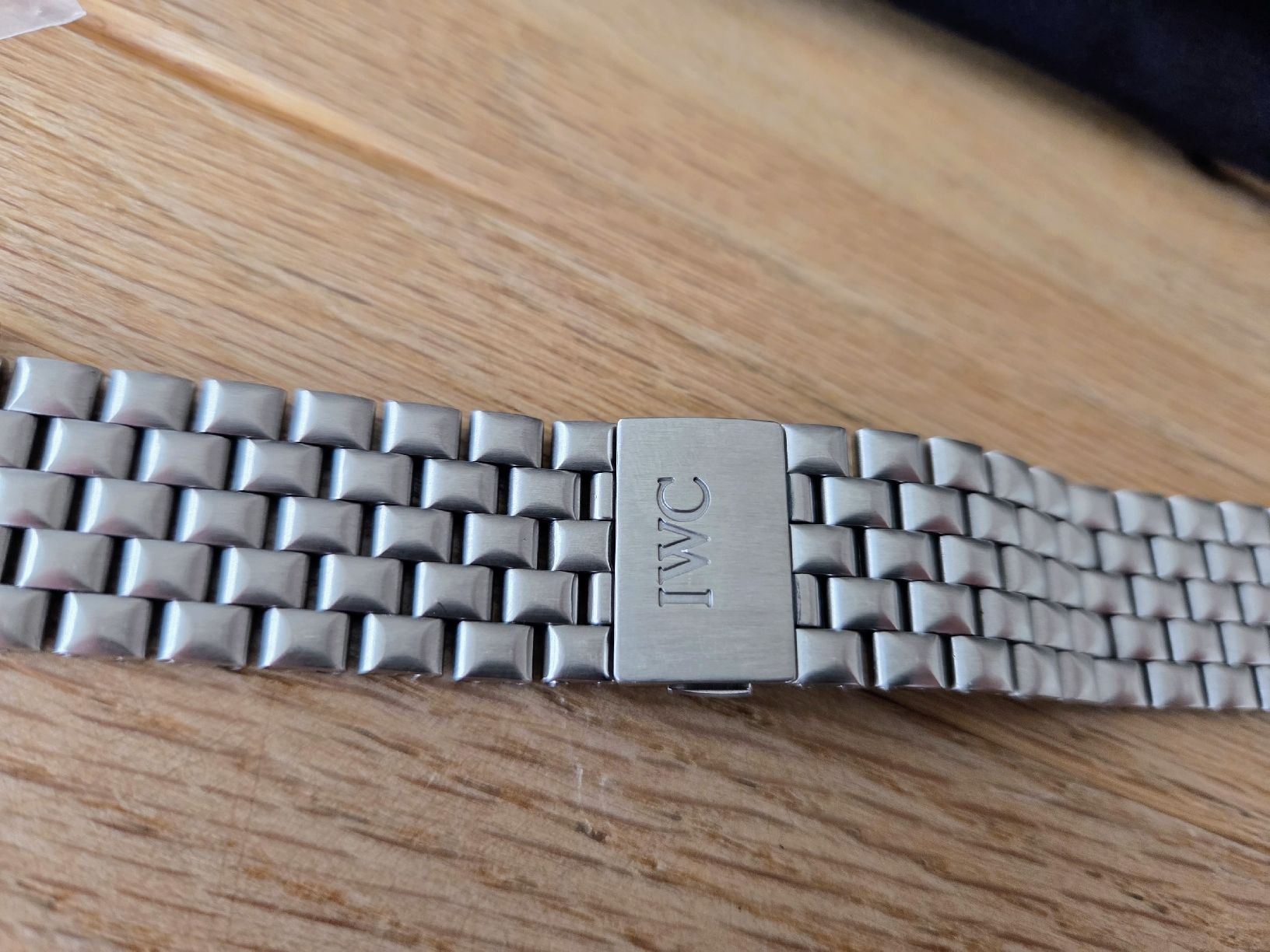 IWC Uhren: Original IWC "Pyramiden"-Edelstahlband, neuwertig – Neu (gemäss Beschreibung) aus Schaffhausen von Octo2 3