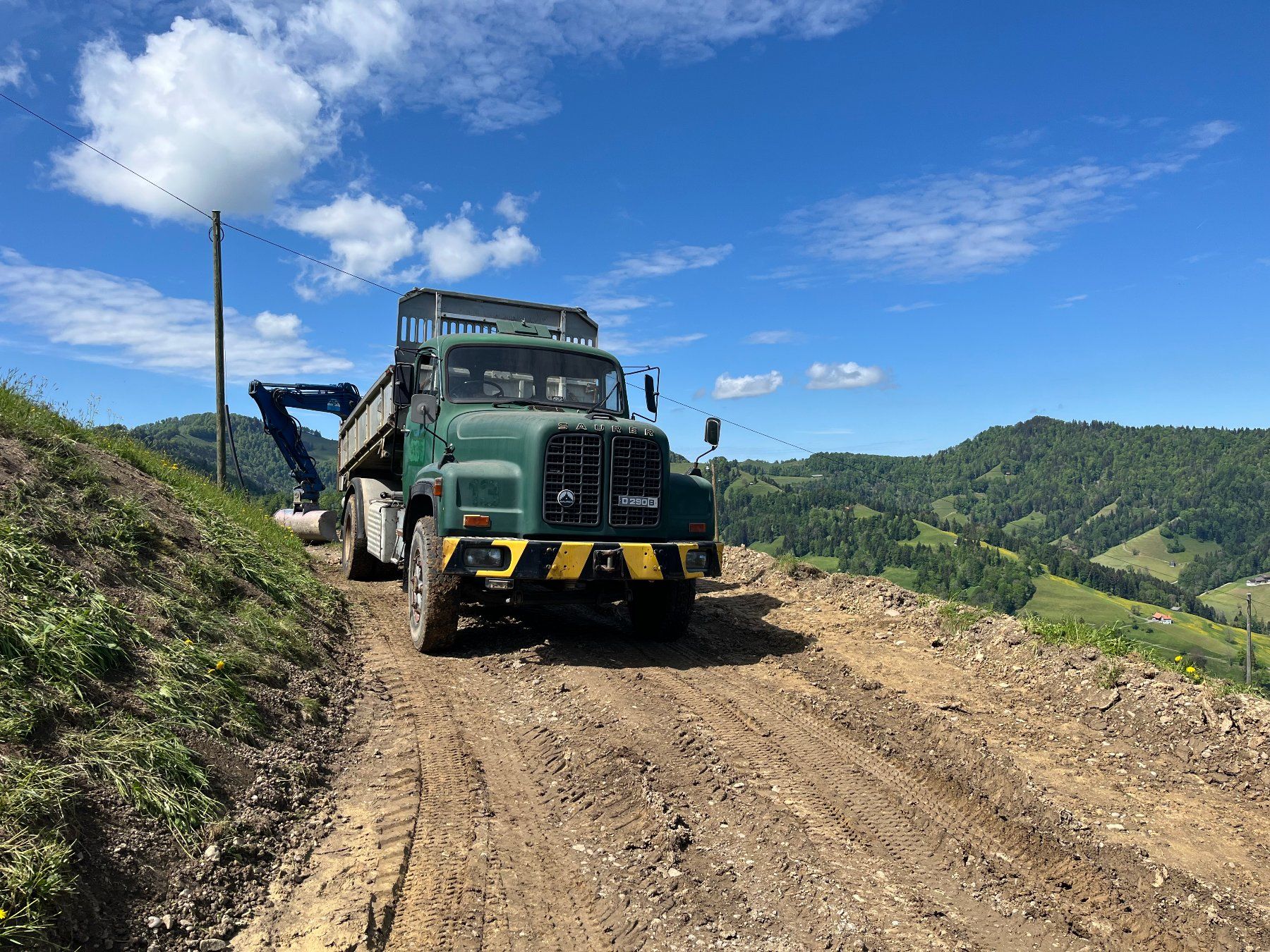 Saurer Camions: Saurer D290BN 4x2 Dreiseitenkipper – D'occasion à Niederbüren par mcbruehwiler 2