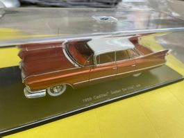 Cadillac Sedan de ville 1959 - -1:43 SPARK - 2 farbig