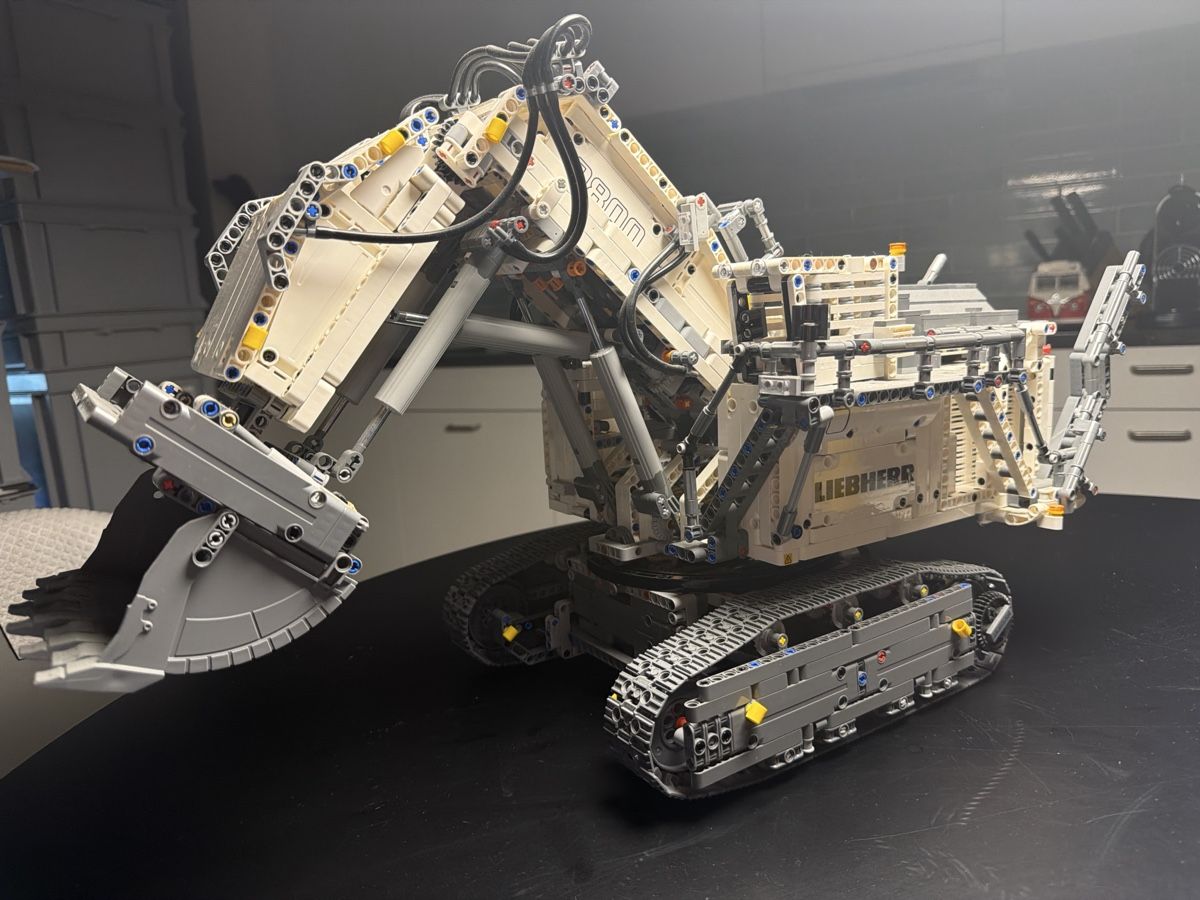 Lego Baukästen: LEGO Technic 42100 Liebherr 9800 – Gebraucht aus Zürich von teddybaxter
