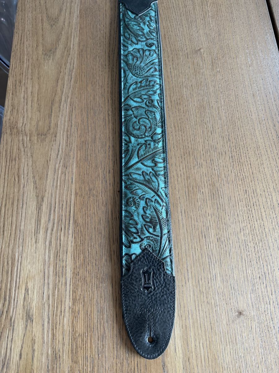 Autres accessoires: Embossed leather guitar strap – Neuf (Voir description) à Zürich par goo_g8wb 2
