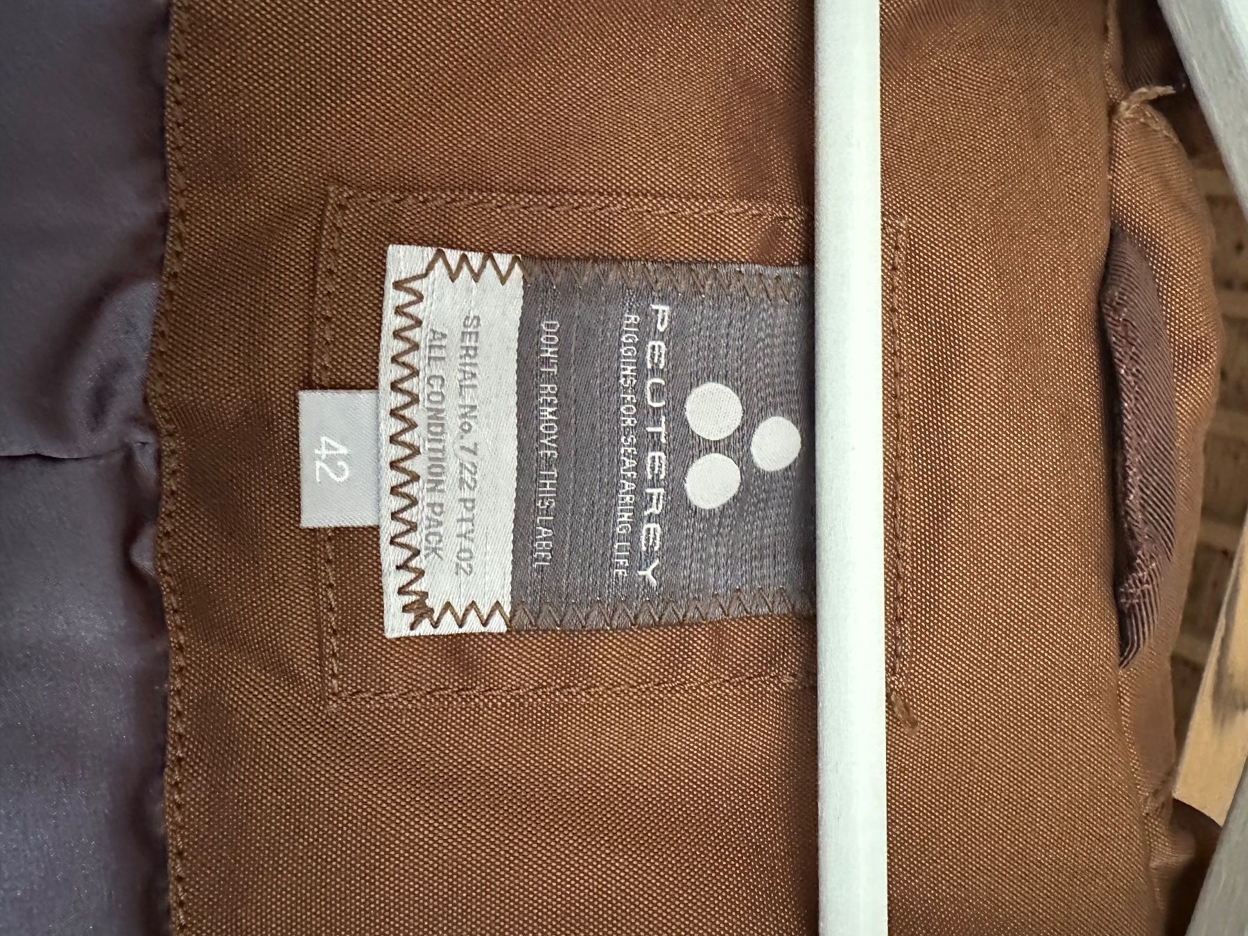 Peuterey Giacche: Warme Peuterey Daunenjacke – Usato da Bern venduto da Enle 1
