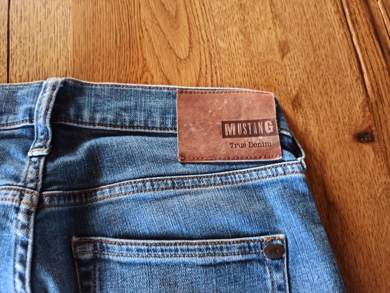 Jeans: Jeanshose MUSTANG – Usato da Niederwil AG venduto da Nioc28 2