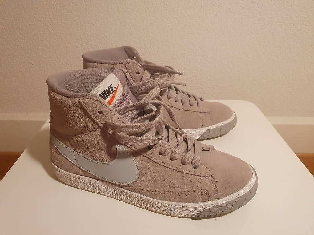Nike Scarpe da uomo: Nike Blazer Mid Vintage / Grösse 36.5 – Nuovo (secondo la descrizione) da Bern venduto da PH85BE