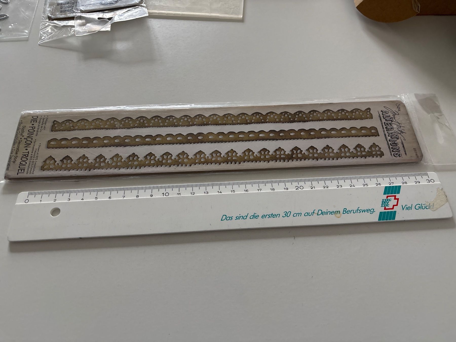 Sizzix Schablonen: Sizzix Stanzschablone Border  neu verpackt – Gebraucht aus Amriswil von SCHLOSSGEISTLI