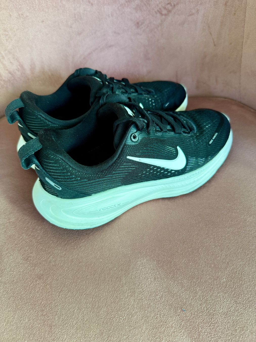 Nike Chaussures hommes: Nike VOMERO 18 - Kinderschuh – D'occasion à Luzern par gringostar79 2