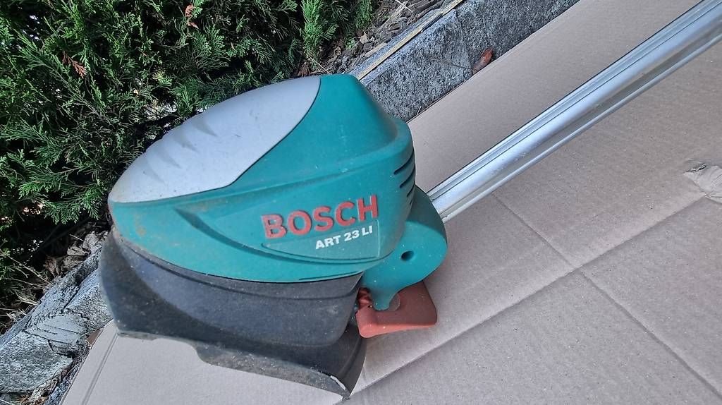 Bosch Tutti gli attrezzi: Coupe bordure accu Bosch 23 lithium – Usato da Veyras venduto da wal1pa 2