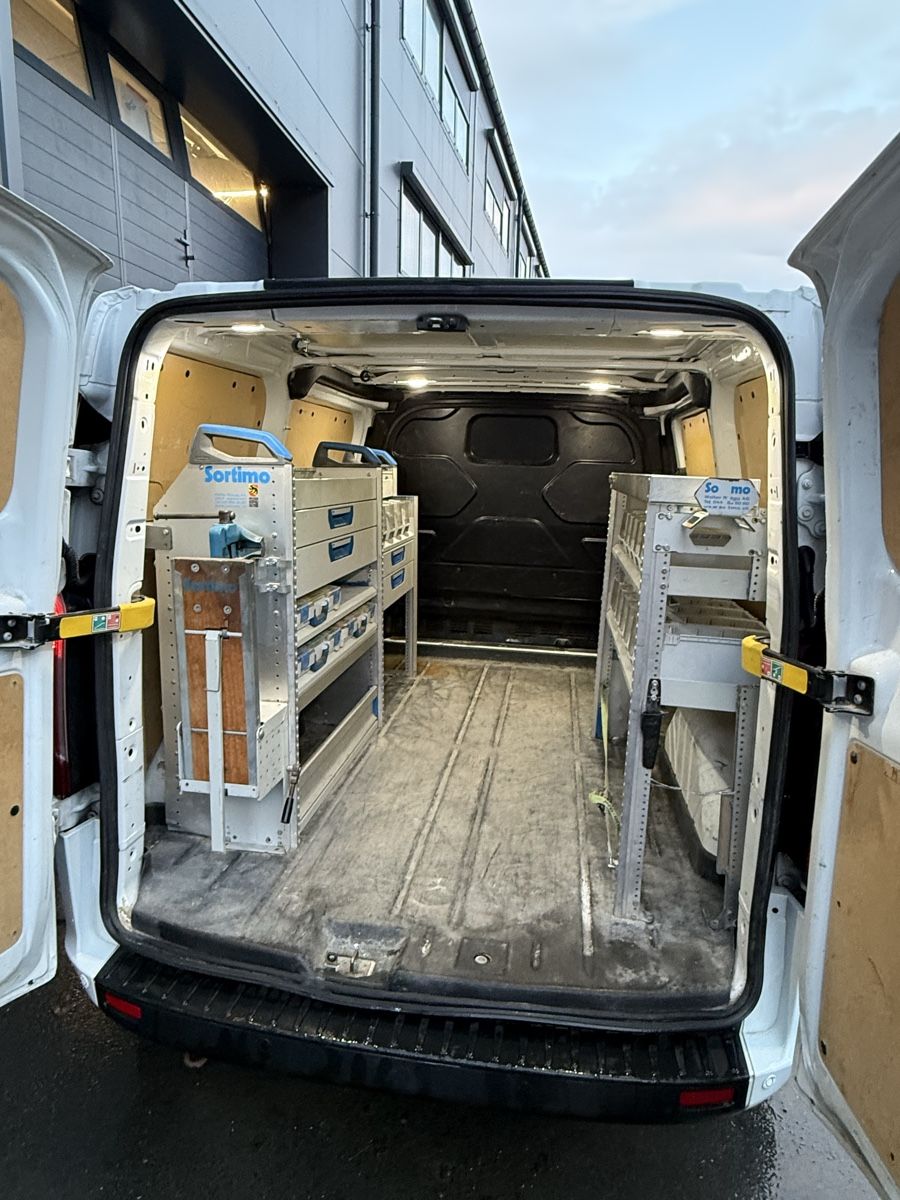 Ford Veicoli commerciali: Ford transit custom 130 L1H1 – Usato da Granges Vs venduto da Patroney 2