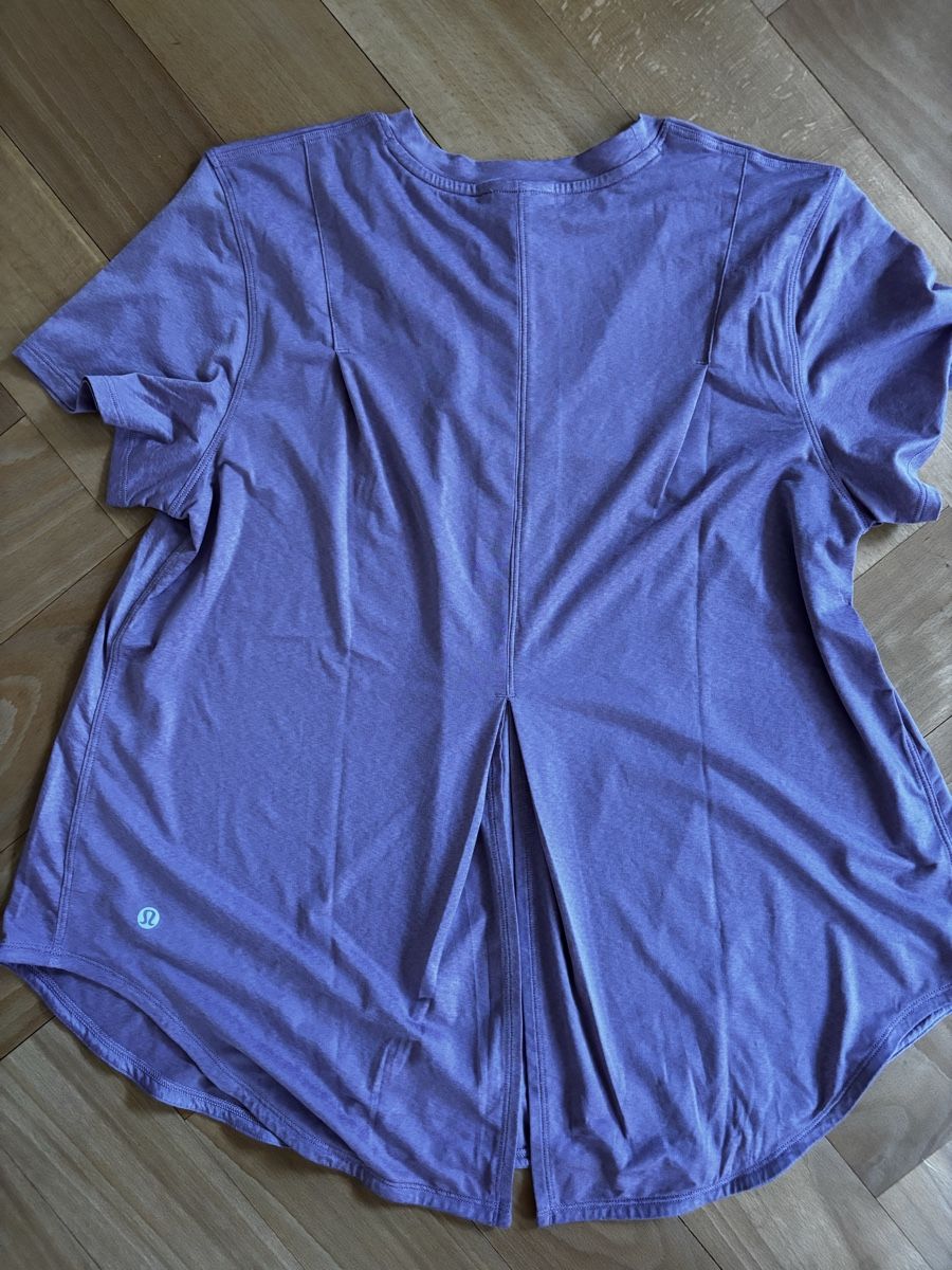 Lululemon Tops: Trainingstop von Lululemon (Grösse M) – Gebraucht aus Zürich von LuluK88 2