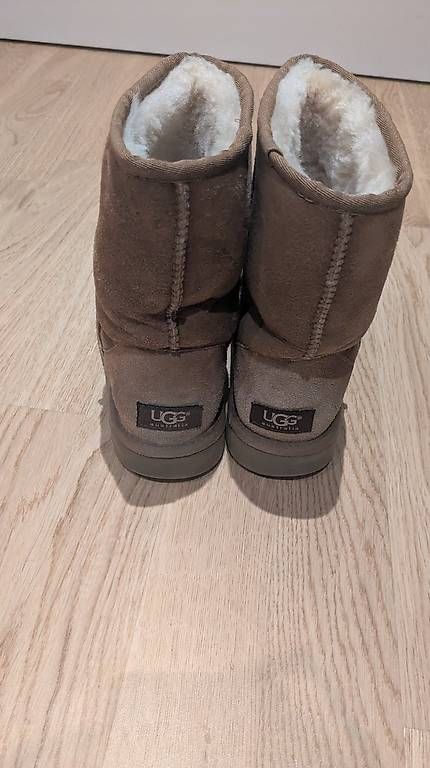 Chaussures femmes: Ugg Boots Grösse 38 – D'occasion à Zürich par nat_zjl8 1