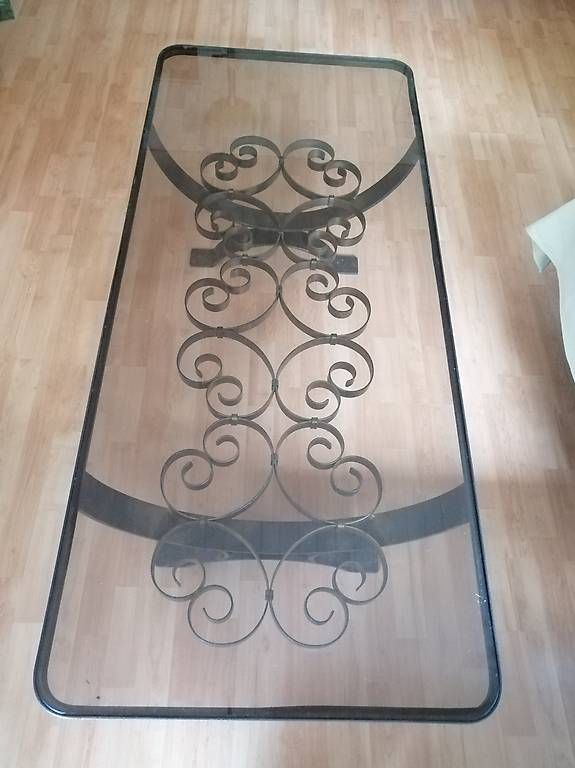 Tavoli: Massiver Salontisch mit Glasplatte – Usato da Köniz venduto da Yeti34