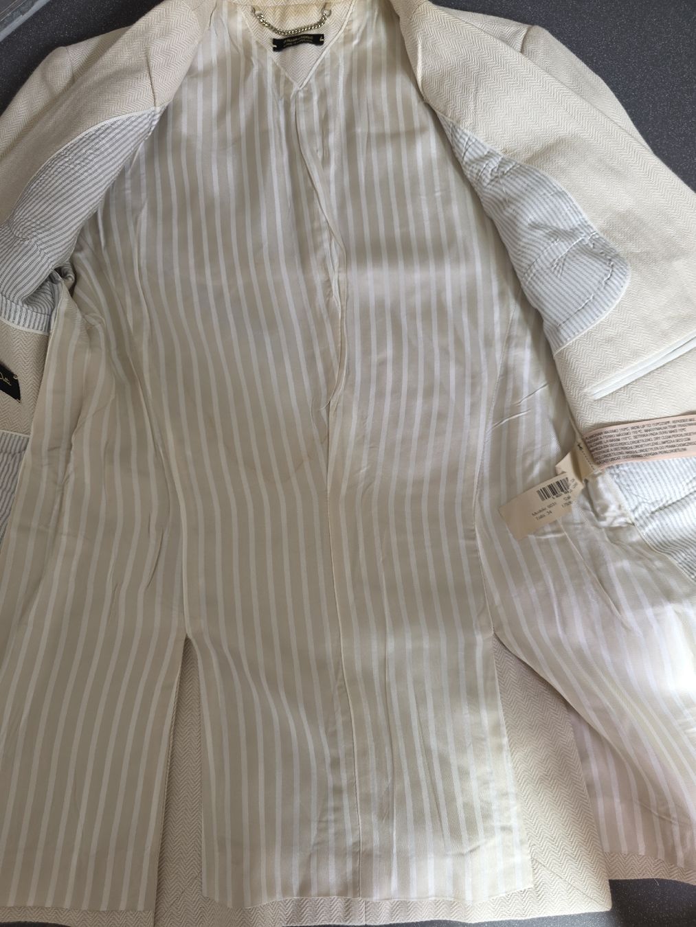 Massimo Dutti Vestes: Massimo Dutti Beige Blazer (Size 34) – D'occasion à Zürich par lit_n7pb 8
