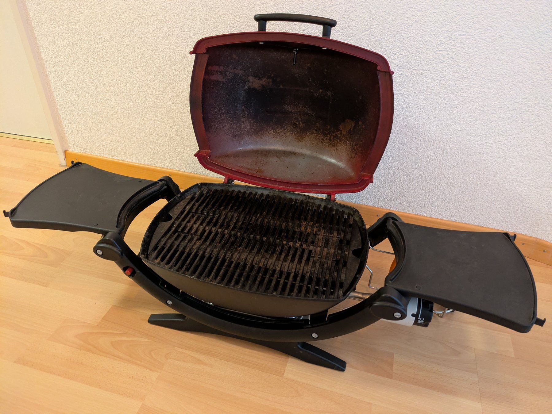 Weber Griglie: Weber Q120 Gasgrill weinrot – Usato da Zürich venduto da SpacemanSpiff313 1