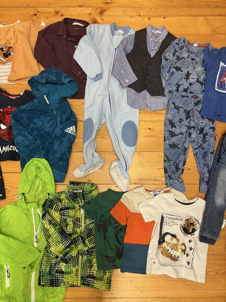 Lotti & Set di vestiti: Kleiderpaket Jungs, Grösse 104 – Usato da Büren an der Aare venduto da Nikito2001 2