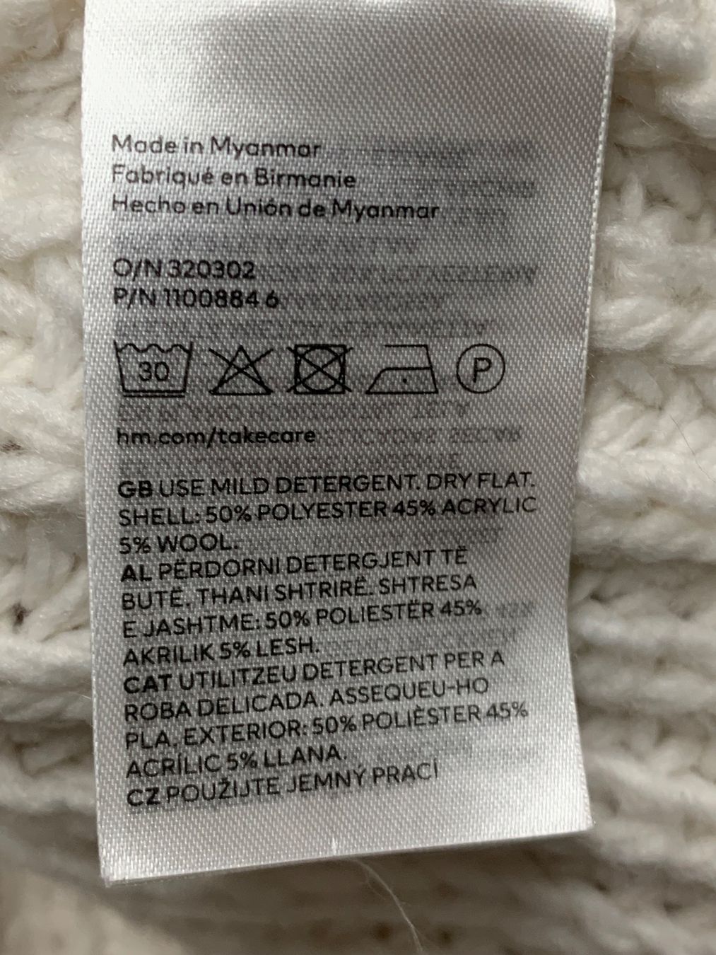 Maglioni & Felpe: Kurzer Pullover mit V- Ausschnitt von H&M Gr. S – Usato da Ellikon an der Thur venduto da Bali1999 4