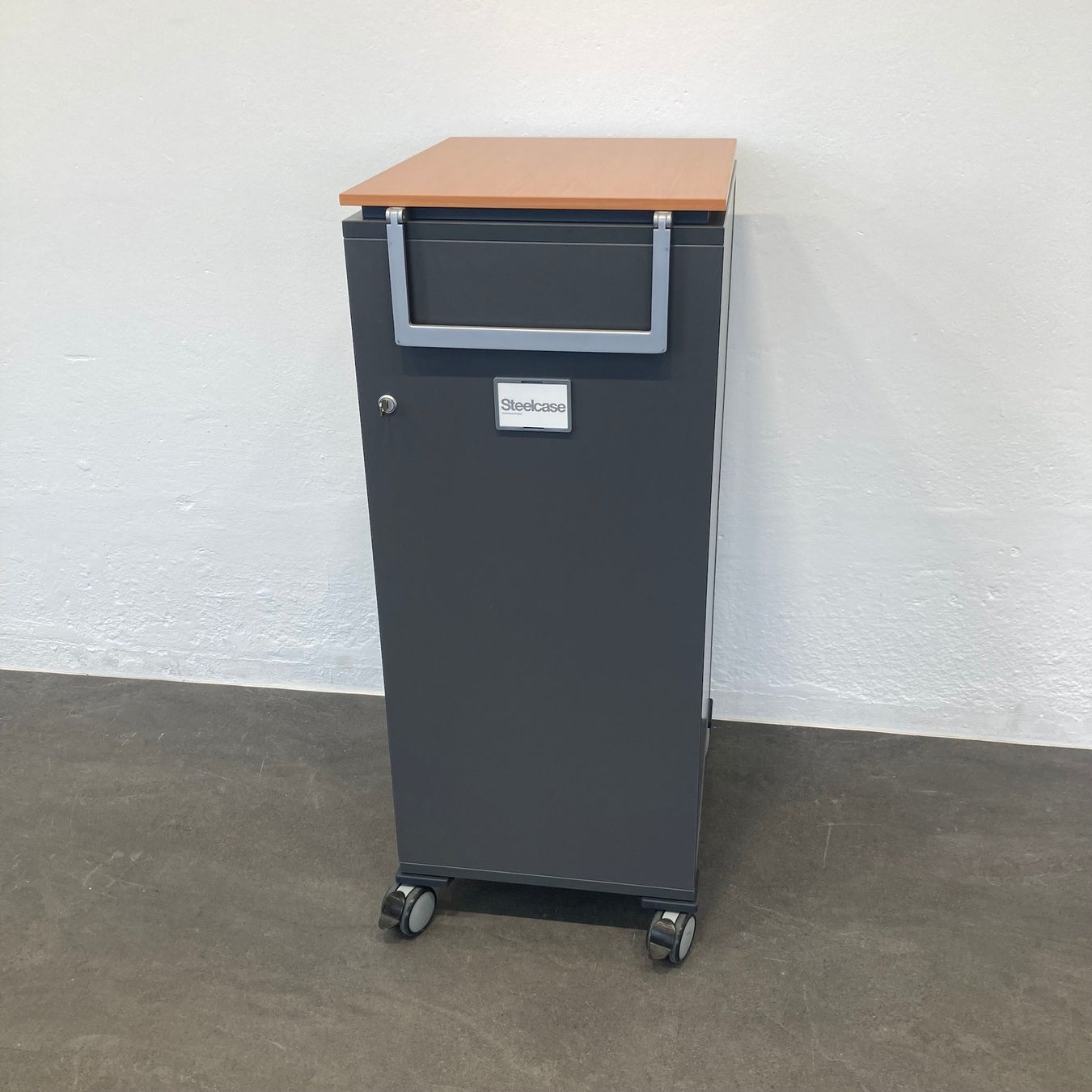 Banconi: Steelcase Moby Roll-Caddy - Anthrazit-Buche - mit A5 – Usato da Schönenwerd venduto da mcofficeshop 6