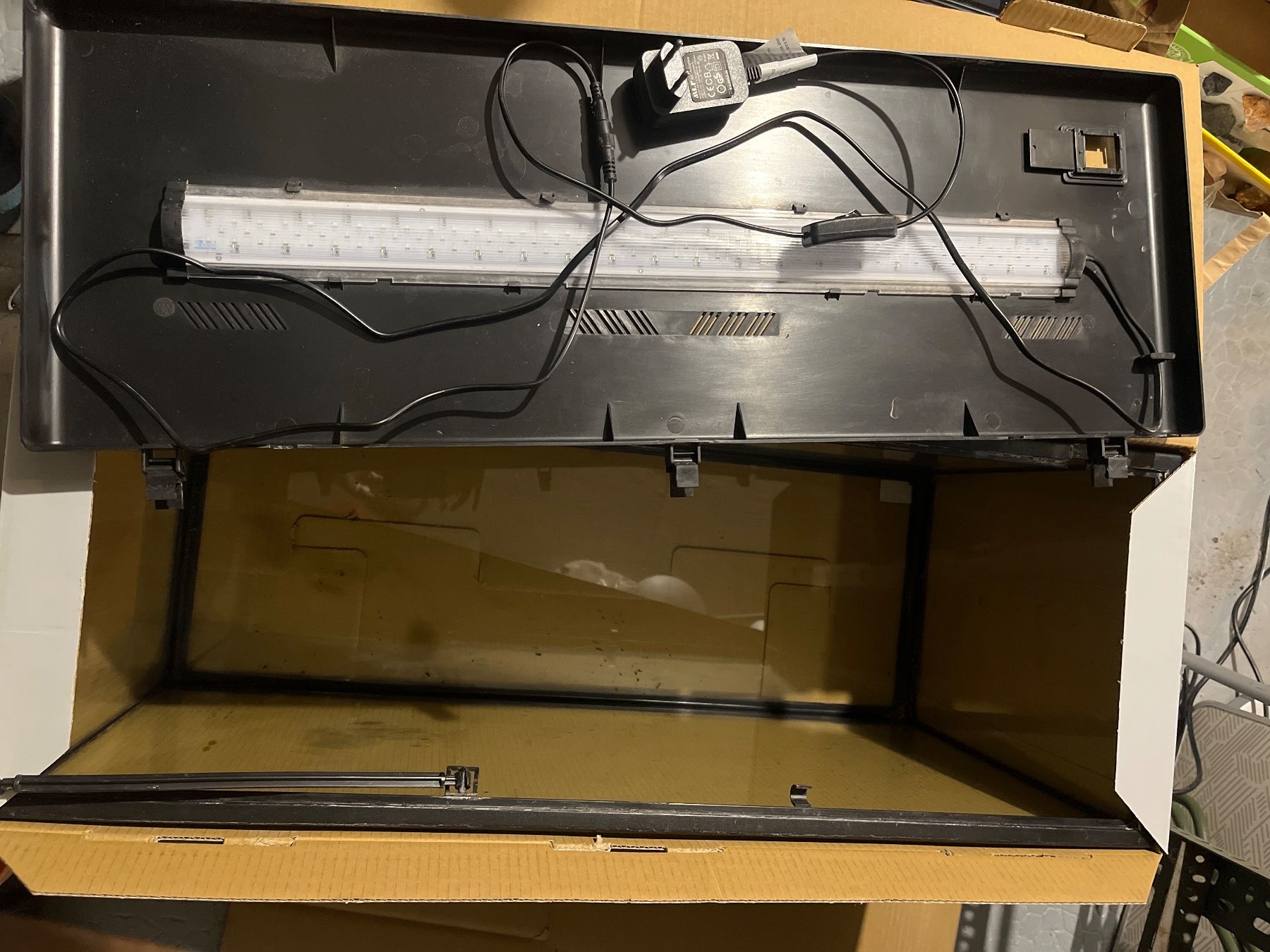 Acquari: Aquarium Advance Led 80 avec éclairage – Usato da Plan-les-Ouates venduto da babsbonplan 2