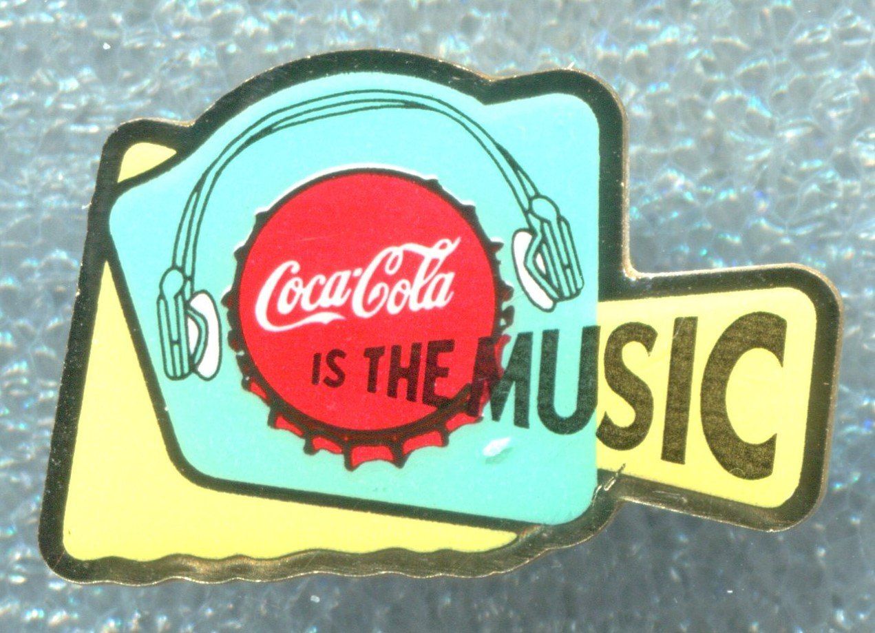 Coca-Cola Plaketten & Abzeichen: Coca Cola  IS THE MUSIC – Gebraucht aus Winterthur von Sammleroase