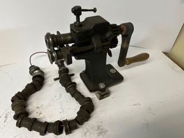 Antike Sickenmaschine mit Rollensatz