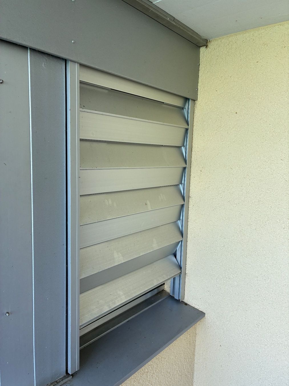 Stobag Markisen: Elektrische(r) Sicherheitsfaltstore / Rollladen Stobag – Defekt aus Goldau von padlmucki