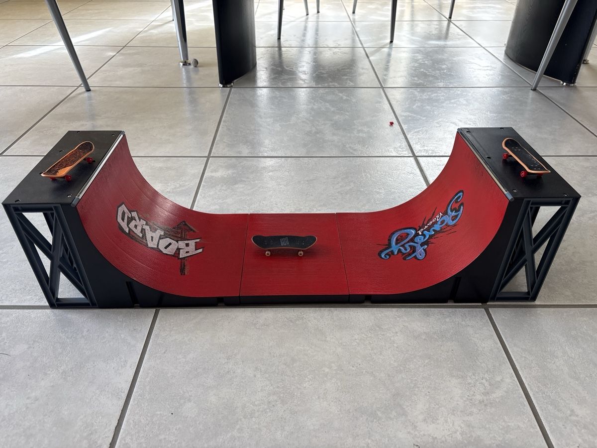 Giocattoli: Fingerboard Halfpipe mit 3 Fingerboards – Usato da Niederglatt ZH venduto da CorinneW32