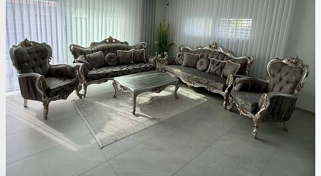 Divani: Salon baroque complet: canapés, fauteuils, table basse! – Usato da Bussigny venduto da sal_ww5z