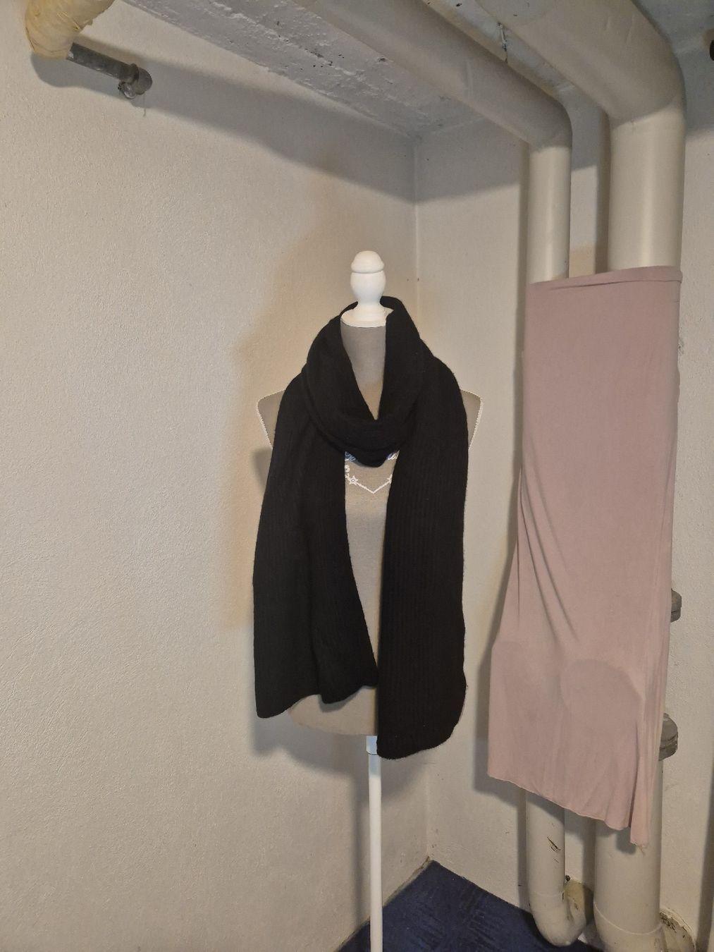 C&A Foulard & Sciarpe: Kaschmir Schall von C&A 2 Meter lang – Usato da Zürich venduto da Drago670 2