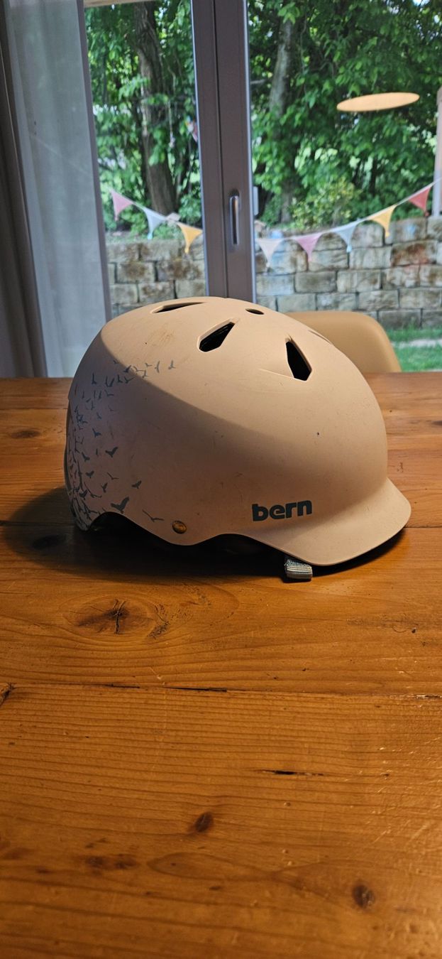 Caschi: Bern Fahrradhelm, Grösse S – Usato da Gümligen venduto da JLH14