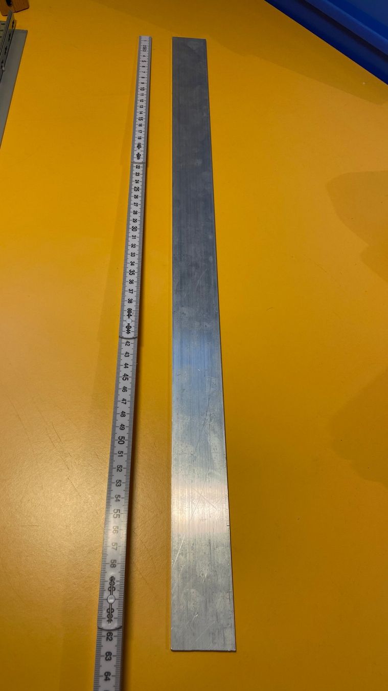 Profilati: Aluminium Flachprofil 63cm lang – Nuovo (secondo la descrizione) da Glattfelden venduto da cybermaxx