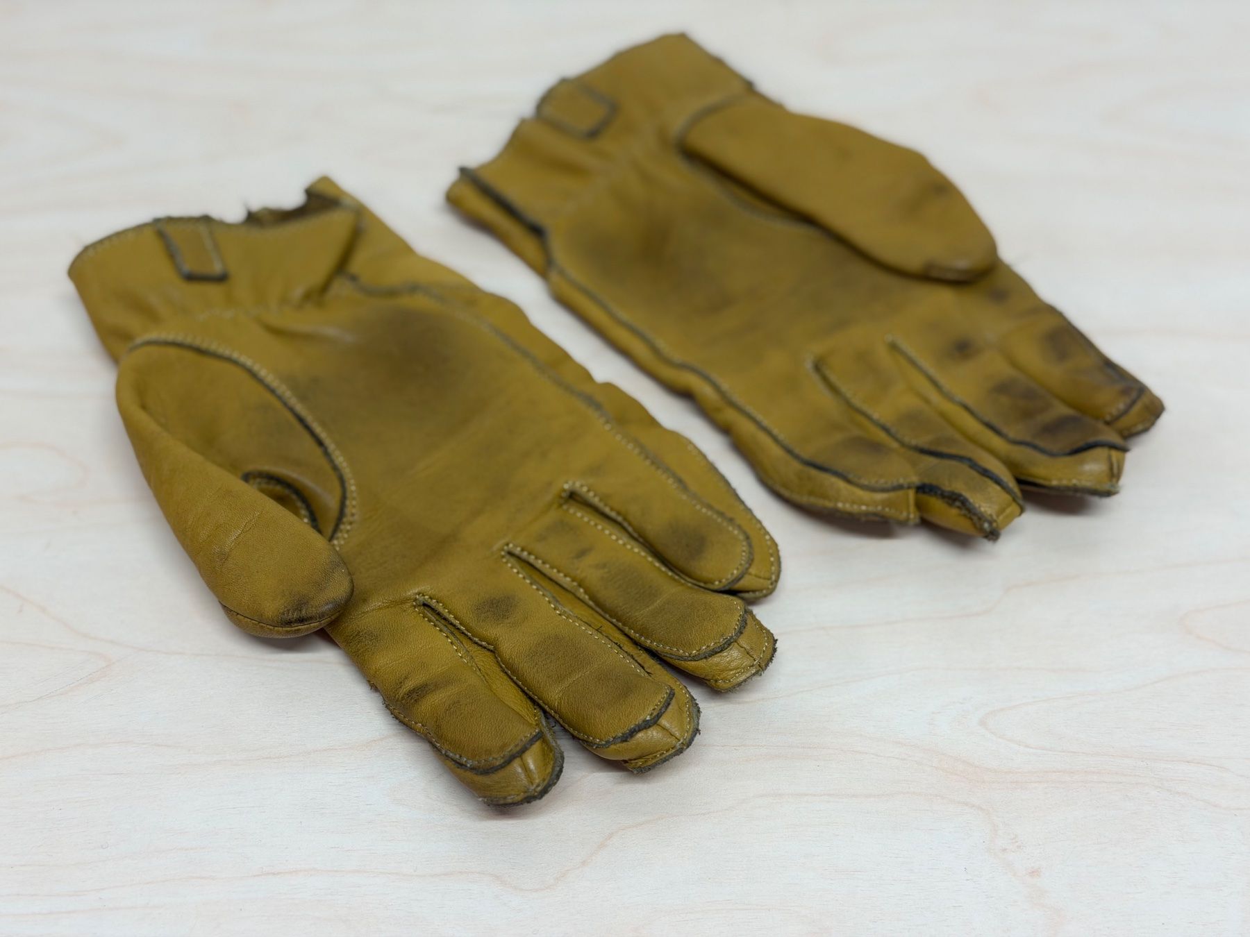 Guanti & manicotti: John Doe Lederhandschuhe mit Harley-Davidson Stickerei "M" – Usato da Au - SG venduto da nice_price_swiss 1