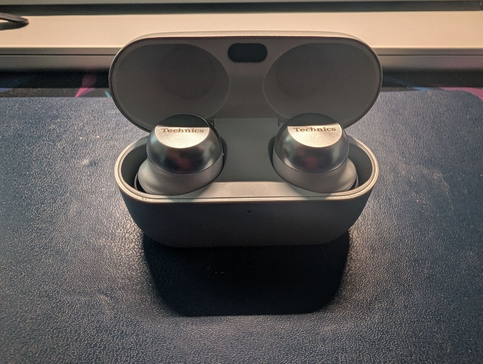 Technics Cuffie: Technics EAH-AZ100 Wireless Earbuds – Usato da Zürich venduto da Trunkwillo 2