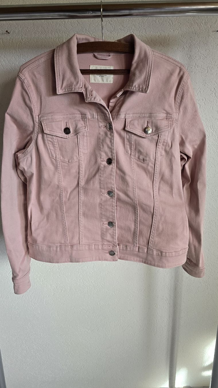 Giacche: jeansjacke essentials Grösse 40 – Usato da Büriswilen venduto da e_v_o_l_u_t_i_o_n