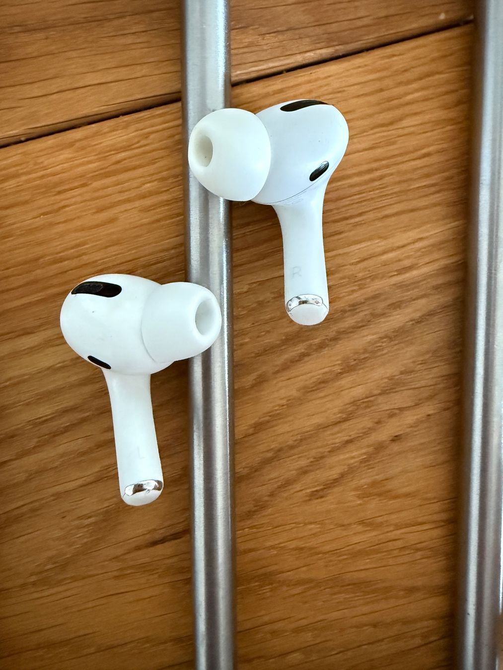 Apple Cuffie: APPLE AirPods Pro 1 – Usato da Lausanne venduto da Nine1982 9