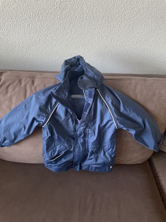 Regenjacke mit Kapuze